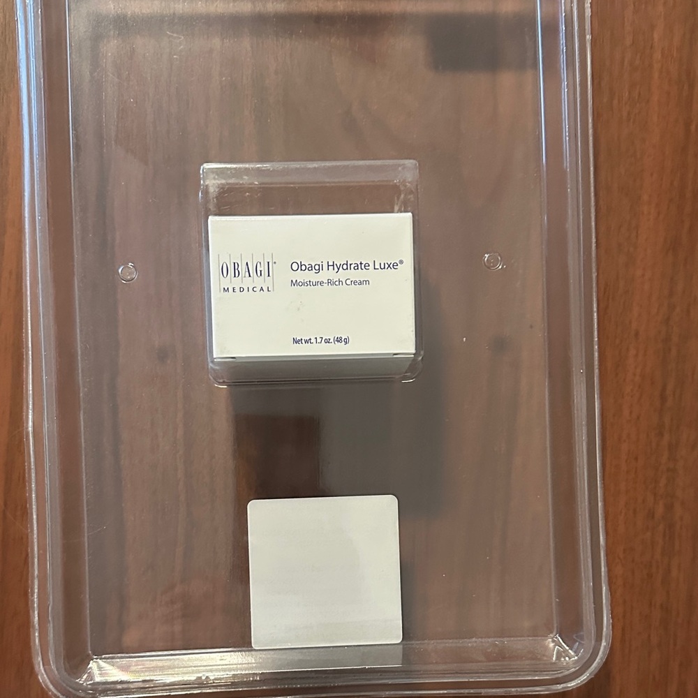Obagi Hydrate Luxe Cream in White Box